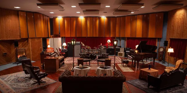 Los Angeles Recording Studios Tour - Image 1