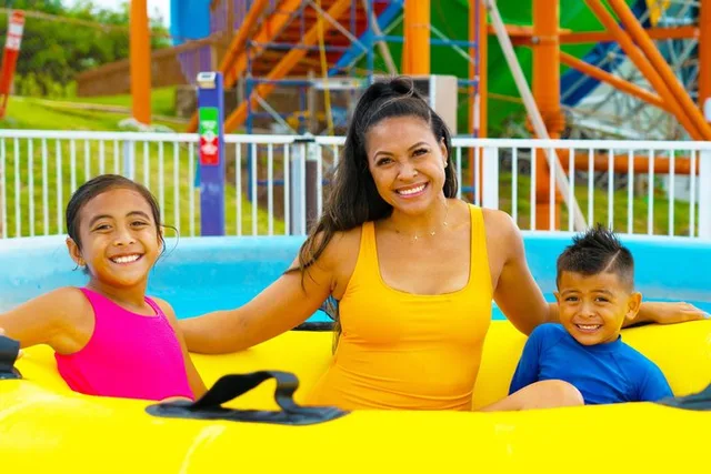 Waikiki Wet 'n' Wild Waterpark Admission with Transportation - Image 2