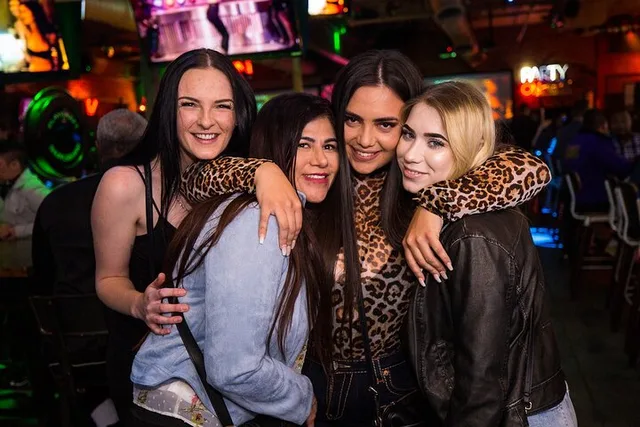 San Diego Club Tour - Image 3