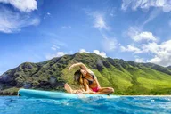 Honolulu Paddleboard Yoga Class 75 min thumbnail 4