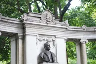New York City Fifth Avenue Gilded Age Mansions Walking Tour thumbnail 3
