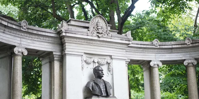 New York City Fifth Avenue Gilded Age Mansions Walking Tour - Image 3
