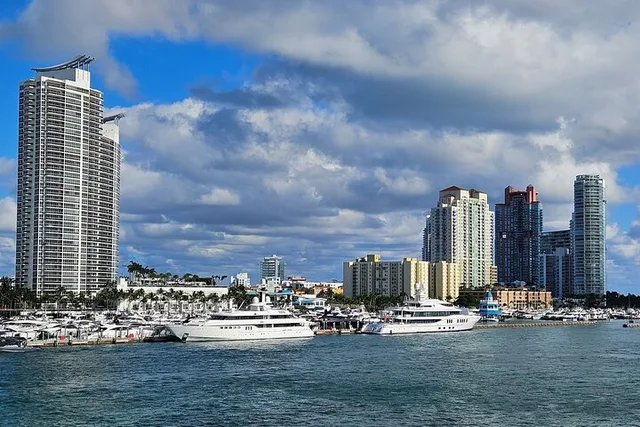 Miami Double Decker Sightseeing Bus Tour - Image 4