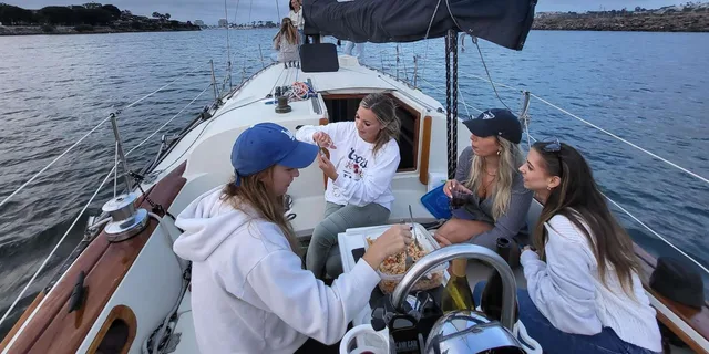 Los Angeles Sunset Sailing Experience - Image 2