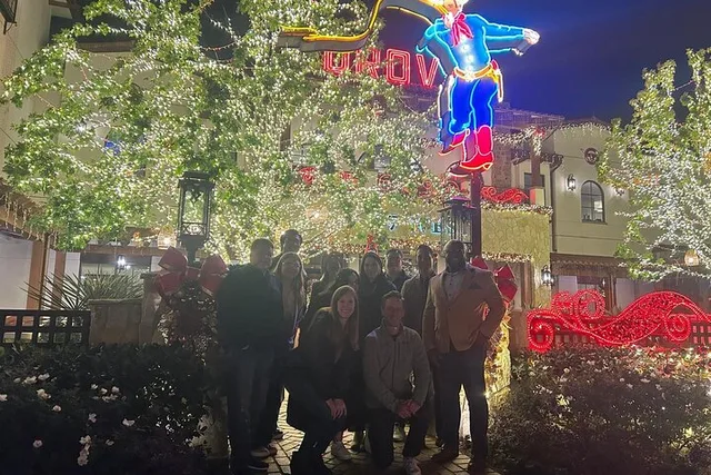 Fort Worth Holiday Saloon Crawl - Image 5