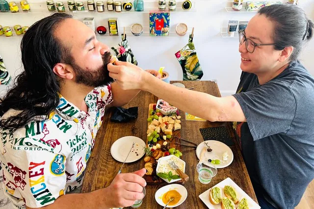 Hawaii Honey Tasting Experience - Image 4