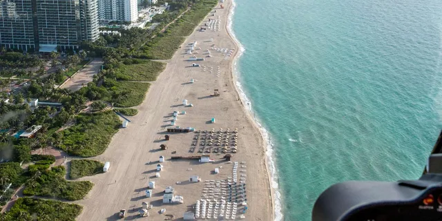 Miami Art Deco Tour with Exclusive Access - Image 3