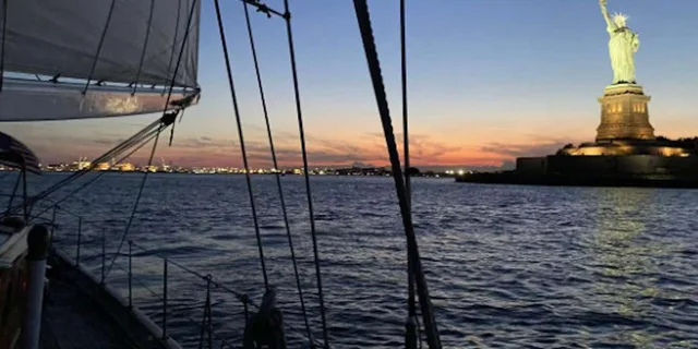 New York City Lights Sail on Clipper City - Image 2
