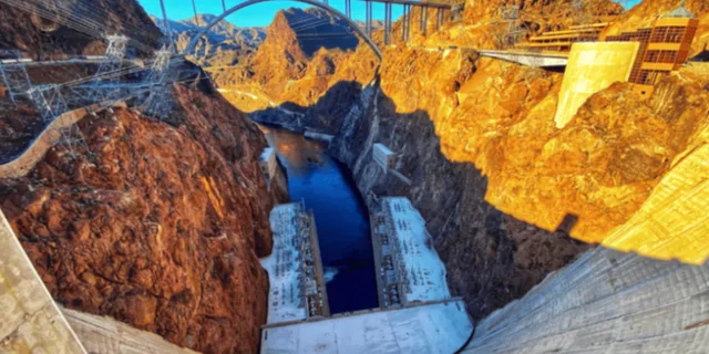 Las Vegas Grand Canyon Tour with Hoover Dam and 7 Magic Mountains - Image 6