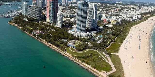 Miami Helicopter Tour Over Hard Rock and Beaches - Image 3