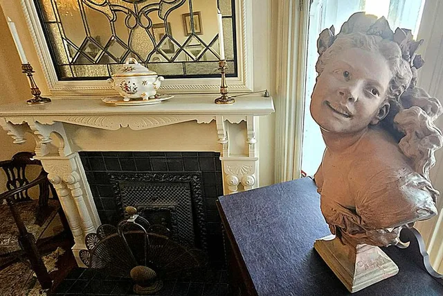 San Francisco Painted Lady House Tour - Image 5