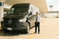 New York City Airport Transfer to Manhattan or Brooklyn thumbnail 3
