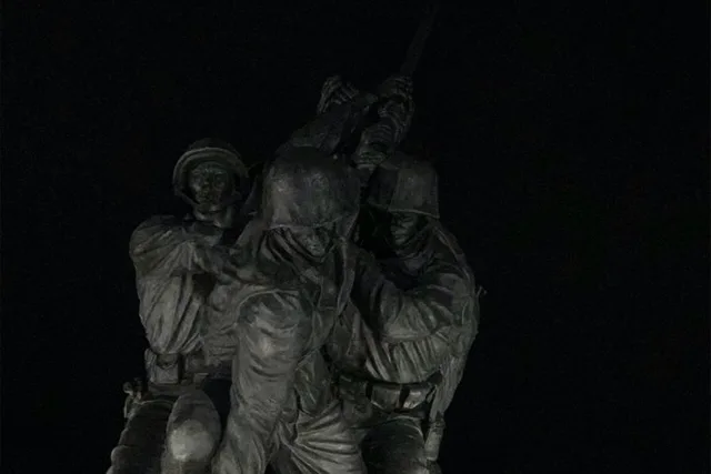 Washington, D.C. Monuments Night Tour - Image 4