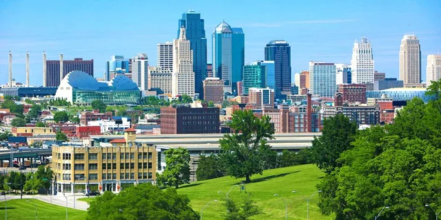 Kansas City Chocolate & Wine Private Tour - Image 5