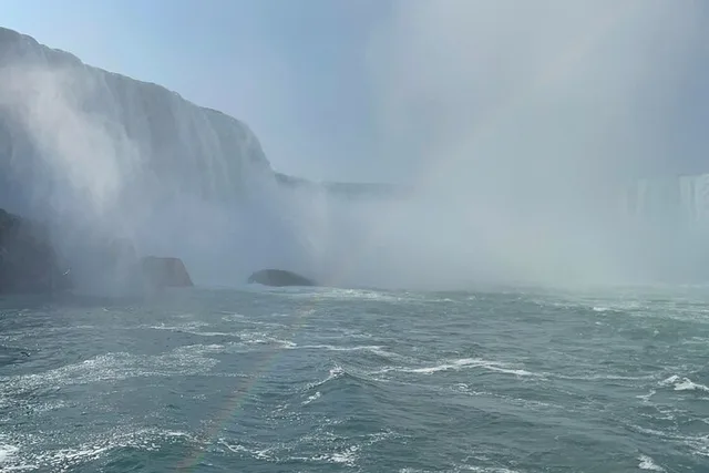 Niagara Falls Boat Ride and Cave Tour - Image 6