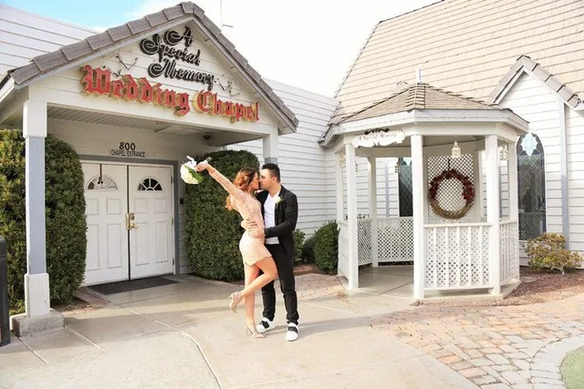Las Vegas Wedding at A Special Memory Chapel - Image 5