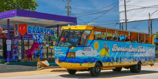 Branson Duck Tour on Lake Taneycomo 1.5 hr - Image 1