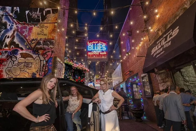 Nashville City Tour by Cybertruck - Image 3