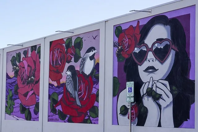 Las Vegas Street Art and Architecture Photo Tour - Image 5