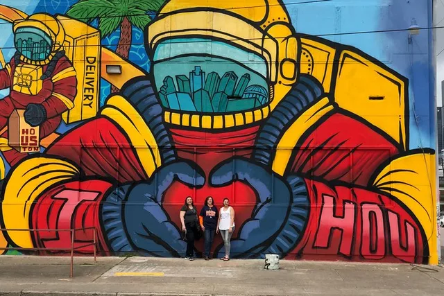 Houston Mural Instagram Tour by Cart 2 hr - Image 3