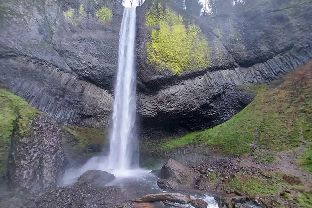 Columbia Gorge Waterfall Tour with Wine Tasting - Image 4