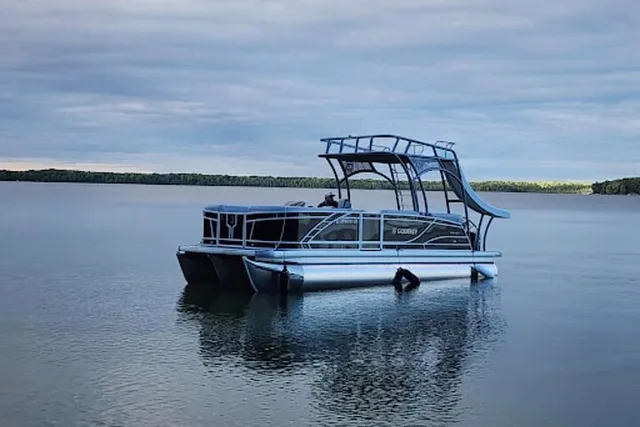 Traverse City Pontoon Tour with Waterslides - Image 4