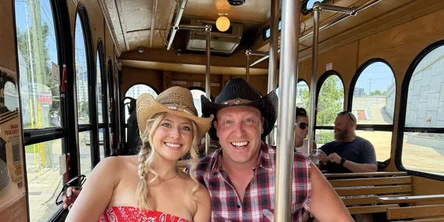 Nashville Brewery Hop-On Hop-Off Trolley Tour - Image 1