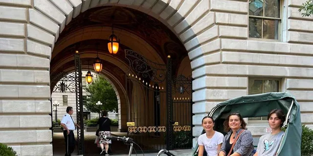 New York City Movie and TV Show Pedicab Tour - Image 2
