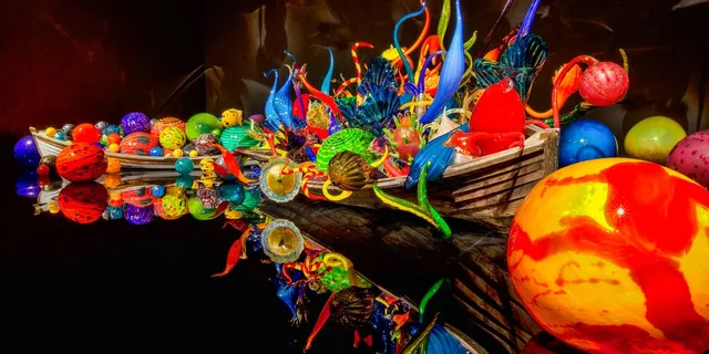 Seattle Chihuly Garden and Glass Tour - Image 6