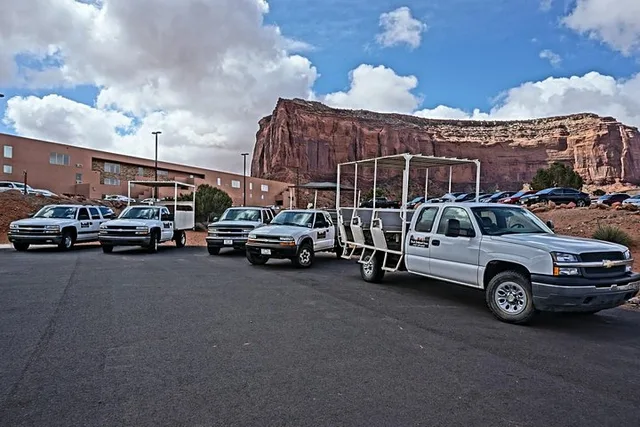 Monument Valley 4×4 Backcountry Tour 2.5 hr - Image 3
