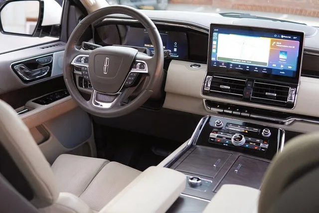 Philadelphia Airport SUV Transfer - Image 3