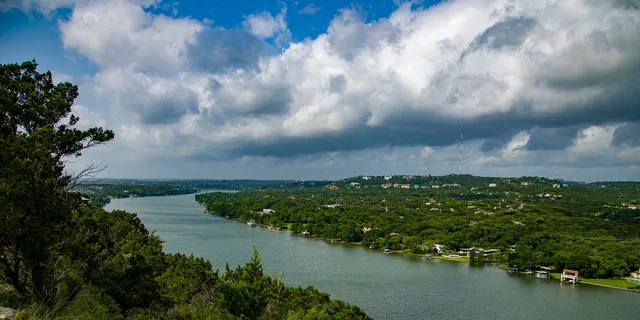 Austin Panoramic Tour with Stops 2.5 hr - Image 5