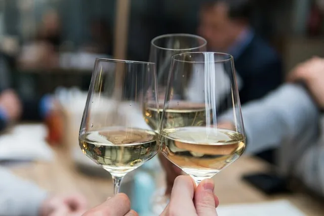 Bainbridge Island Discovery and Wine Tour - Image 1