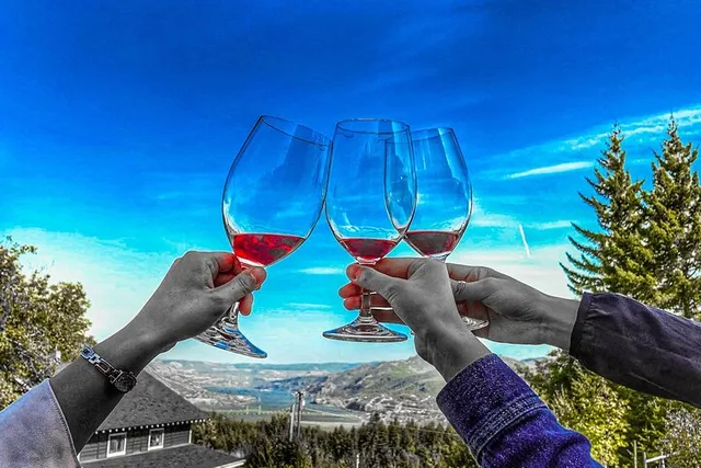 Portland Multnomah Falls Train Ride & Wine Tour - Image 5