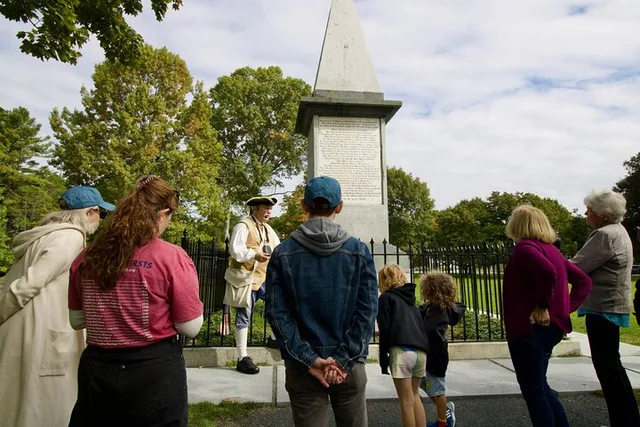 Lexington Battle Green Walking Tour with Costumed Guide - Image 6