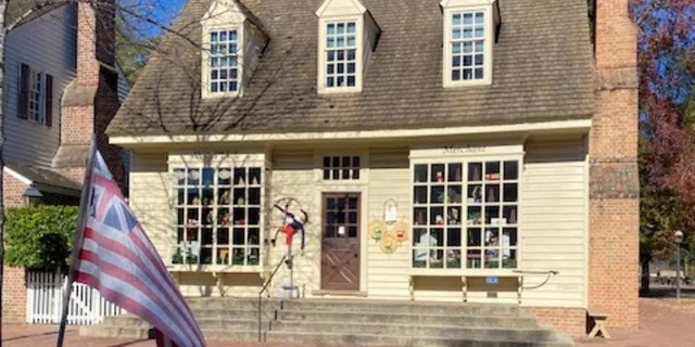 Williamsburg Colonial Women Walking Tour - Image 2