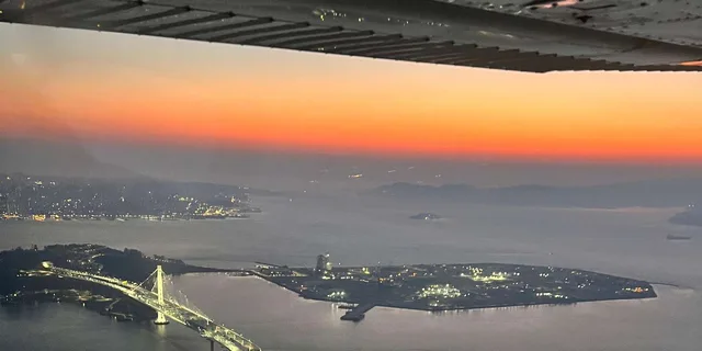 San Francisco Airplane Night Bay Tour - Image 3