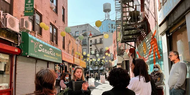 New York City Chelsea Galleries Tour - Image 5