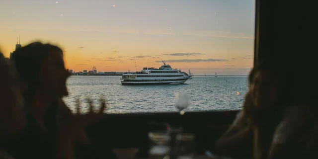 Chicago Fireworks Dinner Cruise on Lake Michigan - Image 6