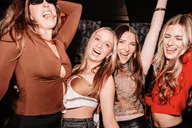 Las Vegas Club Crawl with Party Bus thumbnail 4