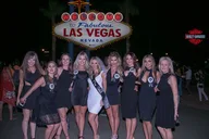 Las Vegas Photo Tour by Limousine thumbnail 1