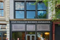 Louisville Evan Williams Bourbon Experience Tour 1 hr thumbnail 3