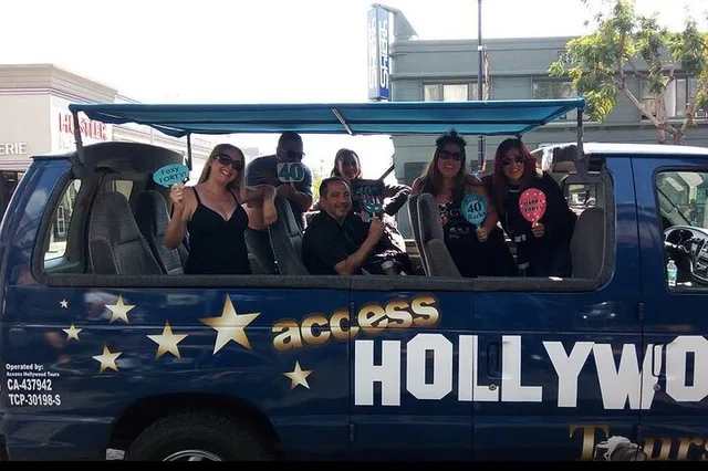 Los Angeles Hollywood & Beverly Hills Celebrity Homes Bus Tour - Image 6