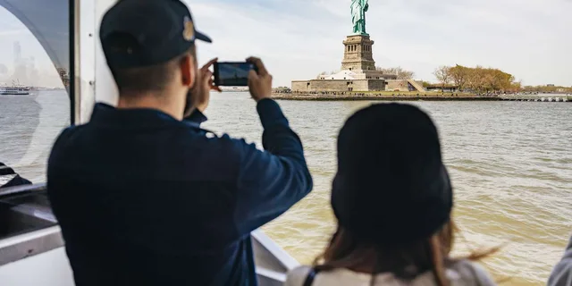 New York City Statue of Liberty and Wall Street Tour - Image 6