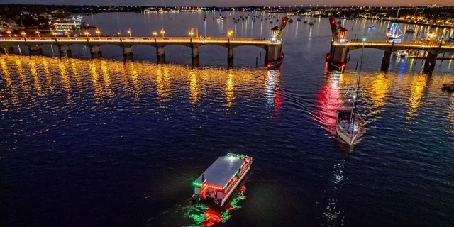 St. Augustine Nights of Lights Boat Tour - Image 4