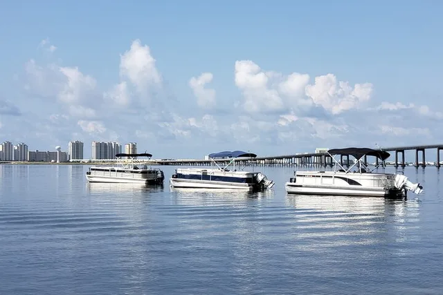 Navarre Pontoon Boat Rental 9 Hours - Image 6
