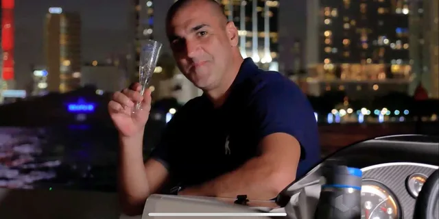 Miami Private Boat Tour with Bluetooth Stereo 2 hr - Image 6
