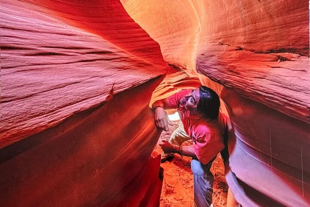 Antelope Canyon Hiking Tour - Image 1