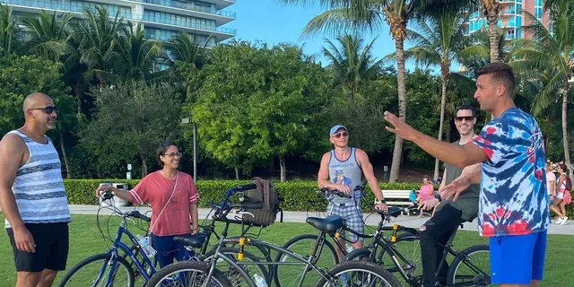 Miami Beach Art Deco & History Bike Tour - Image 1