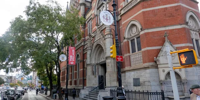 New York City Walking Tour of Greenwich Village - Image 4